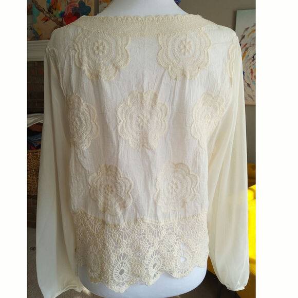 Women's crochet floral cottagecore Top buttoned sheer balloon sleeve cream boho - Picture 2 of 10